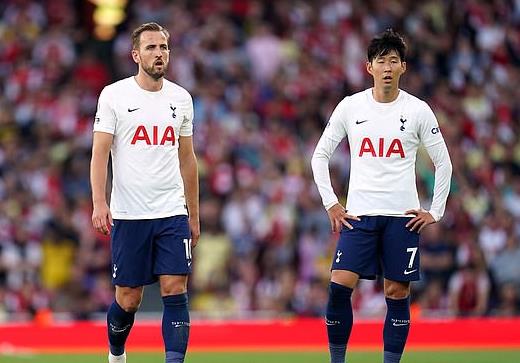  热刺双星闪耀，孙兴慜助攻凯恩破球荒  